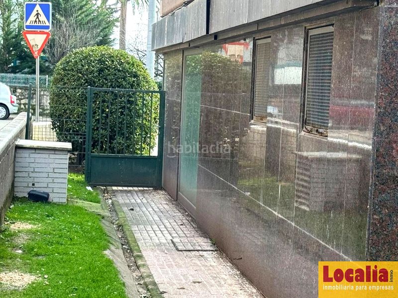 Foto e3bc391f-222e-42e6-a337-b5aadbfde76b. Local comercial venta atractivo local en paseo altamira, en Santander