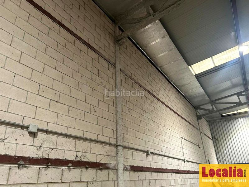 Foto 15d985d9-03e1-456c-aac7-ba66a651104a. Fabrikhalle in Cartes