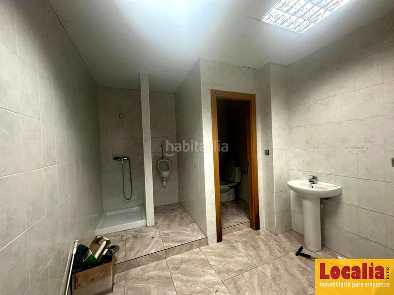 Foto a2c1445c-eb72-4ff0-bbfd-050850e3102d. Fabrikhalle in Cartes