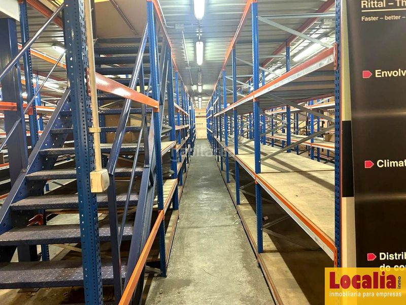 Foto db671ead-aacd-4ae2-9d3b-fbc034cccee9. Fabrikhalle in Cartes