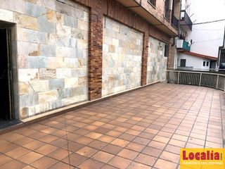 Lloguer Local Comercial a Centro. Local con amplia terraza en torrelavega