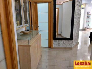 Lloguer Local Comercial a Covadonga - Campuzano - Ciudad Vergel. Atractivo local con equipos de estética, torrelavega