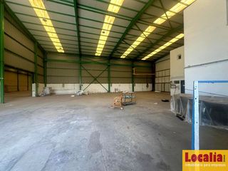 Location Bâtiment à usage industriel  Parcela. Nave industrial en alquiler en guarnizo