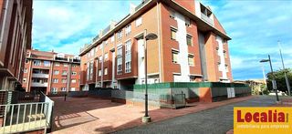 Pis a Calle ballestas 4. Inversión en piso de 4 habitaciones con garaje