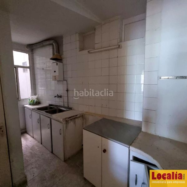 Foto f5b53b23-5a28-41ee-a46d-78dd8eddf534. Edificio en mariano luiña 21 edificio plurifamiliar en pleno centro en Navia