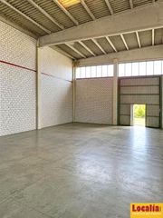Bâtiment à usage industriel à Campoo de Enmedio. Venta nave industrial con campa, polígono reinosa