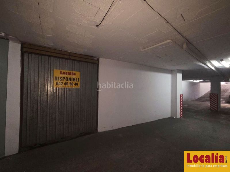 Foto a8dd2f88-0bd7-41ee-977c-693af80d4460. Aparcament cotxe a Inmobiliaria - Barreda Torrelavega