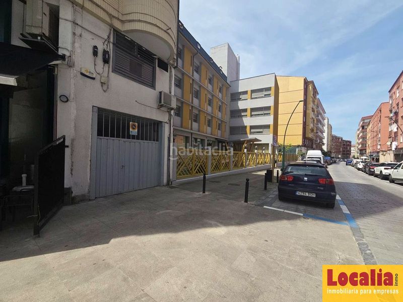 Foto e7d454bf-0be2-48ca-895f-64b69ba9c0ef. Aparcament cotxe a Inmobiliaria - Barreda Torrelavega