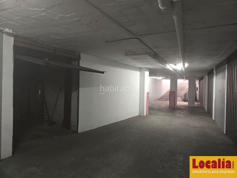 Foto ebe0f376-b10a-4862-a485-2948b15cf1a7. Aparcament cotxe a Inmobiliaria - Barreda Torrelavega
