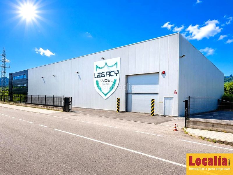 Foto ea7ad291-a72a-498c-9e82-010e7d9beeea. Fabrikhalle in San Felices de Buelna