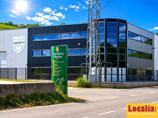 Lloguer Nau industrial  Barrio jain. Club de padel en cantabria