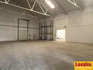 Affitto Capannone industriale in Entrambasaguas. Alquiler de nave industrial en polígono, estrambasaguas