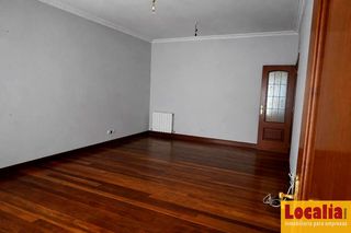Casa in Samano. Vivienda con restaurante y aparcamiento, castro urdiales