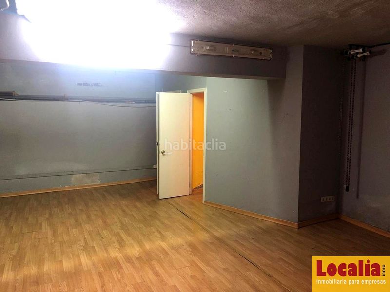 Foto 1be78b15-b2b1-45a2-b41d-a7fdceb35291. Local comercial a Centro Torrelavega