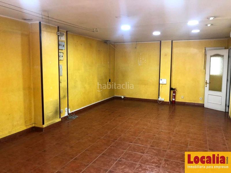 Foto 31121acd-4b95-42d8-8237-97388eebf769. Local comercial a Centro Torrelavega