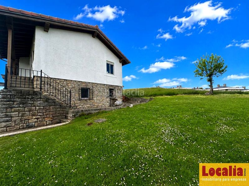 Foto baad50ad-1e17-44e6-a775-219c93f07e32. Casa a Suances