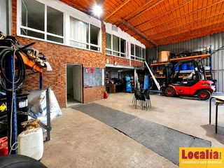Bâtiment à usage industriel à Reocín. Venta de nave industrial con campa en reocín.