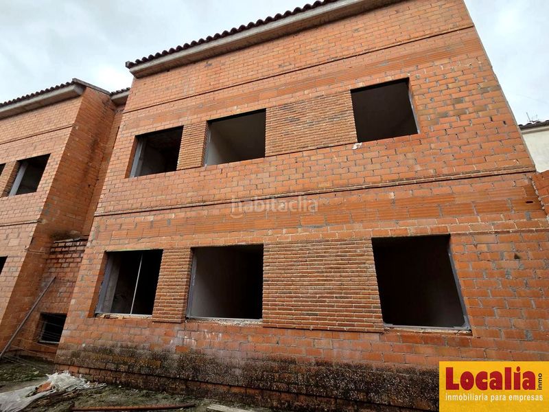 Foto 260f3e23-91e8-4b41-a47f-ff9d436a0ad0. Terreno residencial edificio con potencial para inversores en Portillo