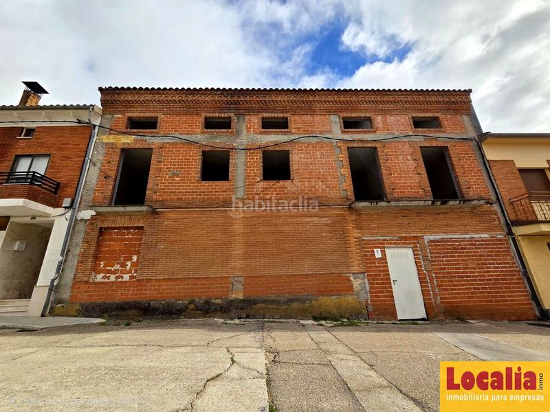 Foto 77f705d8-748b-4155-ae51-ff193952c602. Terreno residencial edificio con potencial para inversores en Portillo