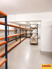 Business premise in Castilla - Hermida. Amplio local en zona cercana al puerto, santander