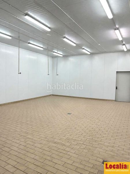 Foto 4ecd32c1-a82b-4285-a567-3fccab1c8f47. Fabrikhalle in Cartes