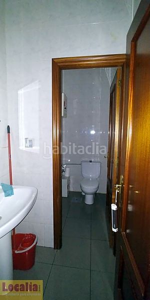 Foto 6116c090-6437-45cb-bff4-dfa28cc715f2. Lloguer local comercial a Centro Torrelavega