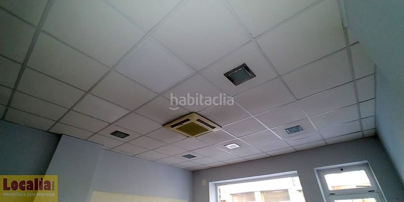 Foto e95d661f-6c9d-4a09-8042-b841cad757da. Lloguer local comercial a Centro Torrelavega