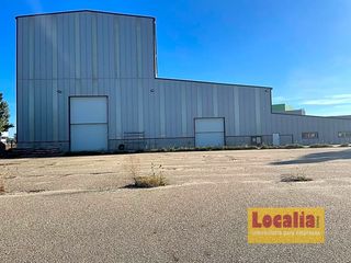 Miete Fabrikhalle  Poligono industrial. Nave de 3000 metros y gran campa. aguilar decampoo