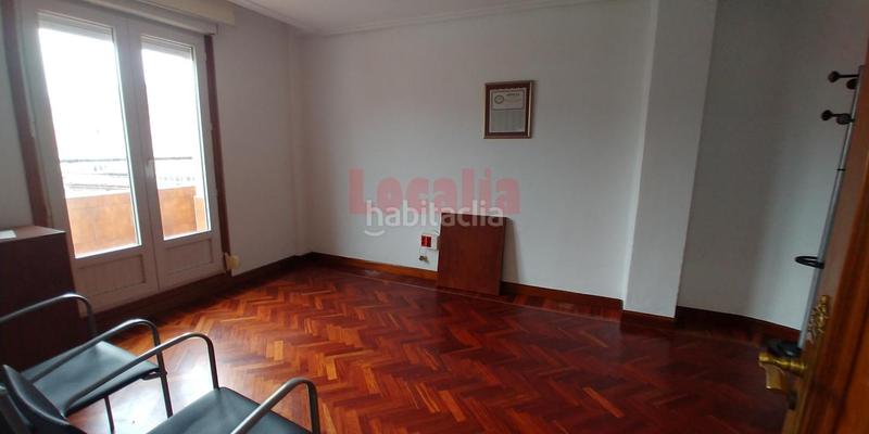 Foto 63ae3566-17ac-4b96-9b22-e932e8b285a1. Lloguer oficina a Centro - Ayuntamiento Santander