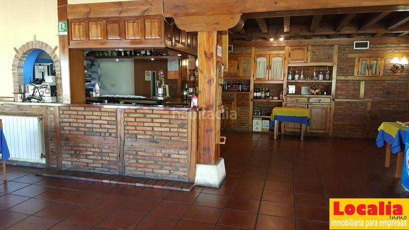 Foto af75cba8-17fd-4a2b-b15e-8d461fd36f67. Edificio localia inmobiliaria te propone este impresionante centro de comercios y restaurantes muy cerca de la capital del turismo rural 20 en Santillana del Mar
