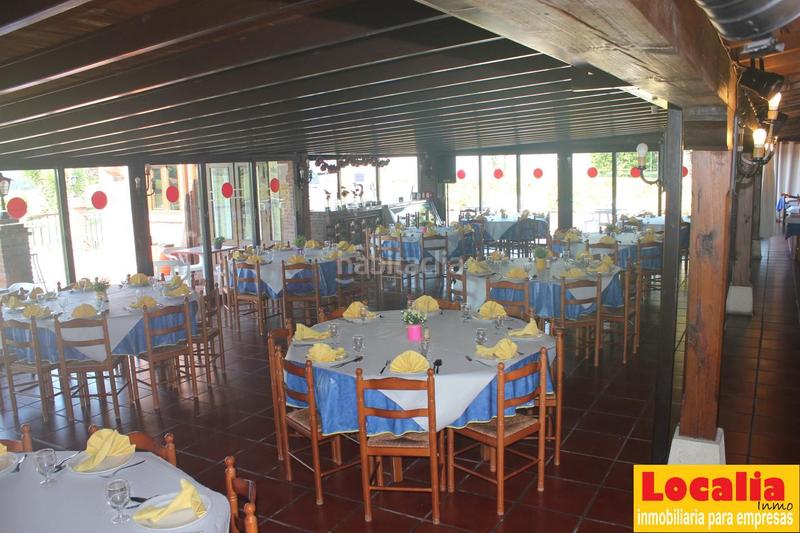 Foto f9a00a79-b18a-4795-b56f-3da0b53ca14f. Edificio localia inmobiliaria te propone este impresionante centro de comercios y restaurantes muy cerca de la capital del turismo rural 20 en Santillana del Mar