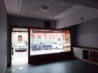 Lloguer Local Comercial  Calle julián ceballos. Localia inmobiliaria pone a tu disposición este estupendo local