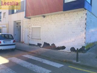 Lloguer Local Comercial  Avenida oviedo. Localia inmobiliaria comercializa este local comercial situado e