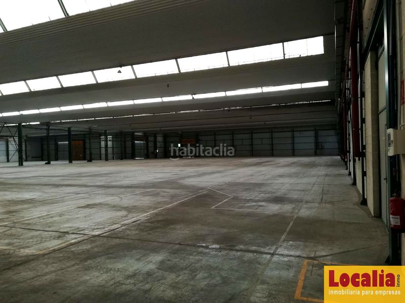 Foto 0017899d-54fb-4288-9fe1-bc4158181945. Lloguer nau industrial a Corrales de Buelna (Los)