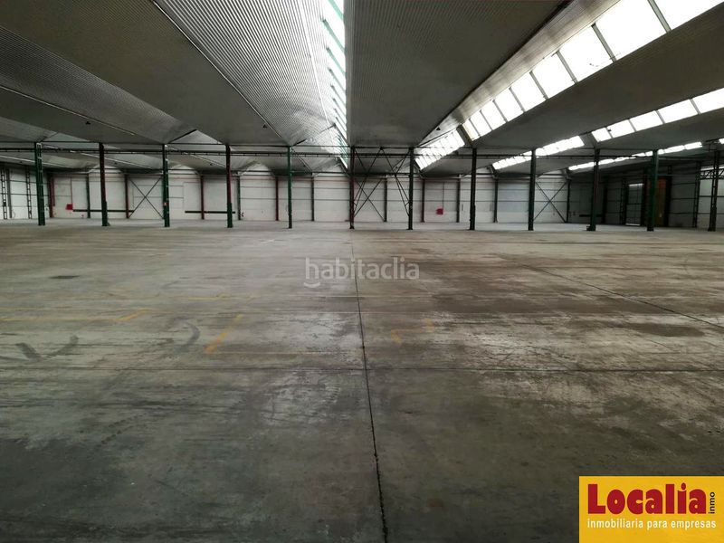 Foto 5610560b-e267-45fd-9266-facd0cf3131b. Lloguer nau industrial a Corrales de Buelna (Los)