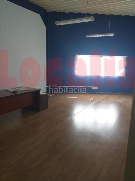 Foto 5c44f40e-3bf9-409c-bd00-2a34f62adb37. Location bureau dans Herrera Camargo