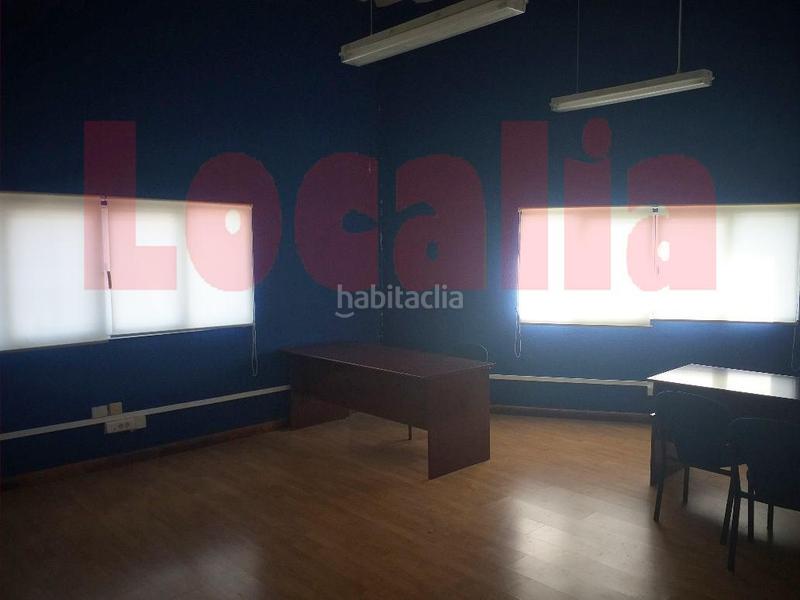 Foto d285de32-5c9f-4cbc-a988-36b8ec5a8372. Location bureau dans Herrera Camargo