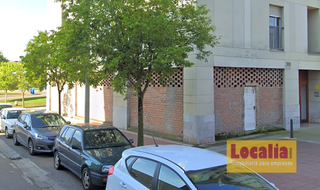 Location Local commercial  Calle francisco tomás y valiente. En localia inmobiliaria te ofrecemos un local en esquina próximo