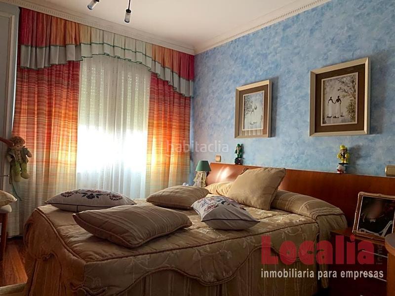 Foto 8d95bcfb-6990-46ae-8b95-34712c0dba8a. Casa amb aparcament a Maliaño Camargo