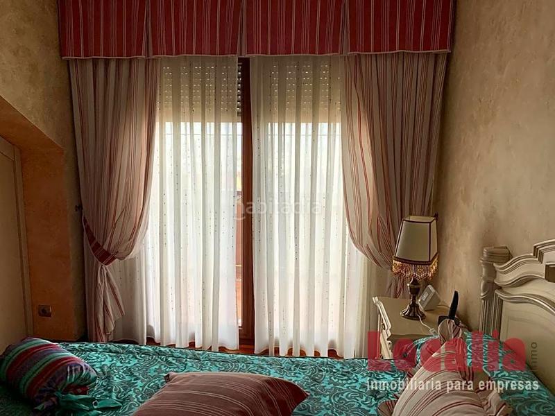 Foto be8597dd-d0e0-42b5-b16d-aee28a362919. Casa amb aparcament a Maliaño Camargo