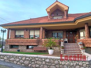 Casa a Maliaño. Gran chalet independiente en maliaño