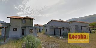 Terreny residencial  Barrio ogarrio. Obra residencial parada de chalets en cantabria