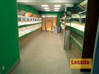 Location Local commercial à Inmobiliaria - Barreda. Tienda de alimentación en torrelavega