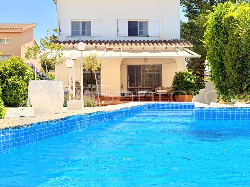Foto 6a7dfd3f-a76c-4d90-97ed-86d7021b149b. Casa amb aparcament a Mas d´En Serra - Els Cards Sant Pere de Ribes