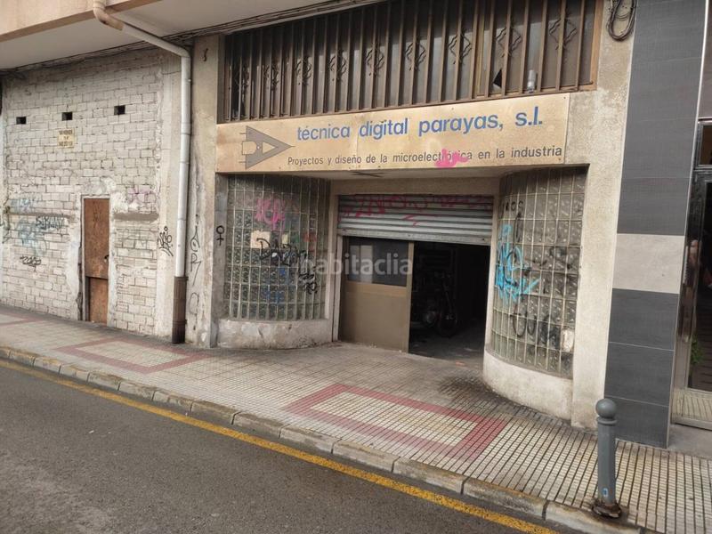 Foto 761360f9-4929-4992-9edb-6552cda29cb4. Locale commerciale in Maliaño Camargo