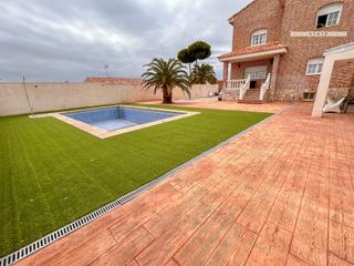 Casa a Calle cañada de la cañuela 2d. Casa independiente en venta en yuncos sobre parcela de 850 m² de