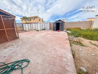 Maison à Calle laurel 7. Casa independiente en yuncos - urb. maulon ii, con 120 m² constr