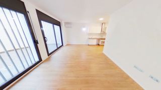 Pis a Segle XX. Modernidad y confort! piso de 2010 y parquing con excelentes com
