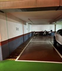 Aparcament cotxe a Parc d´Europa