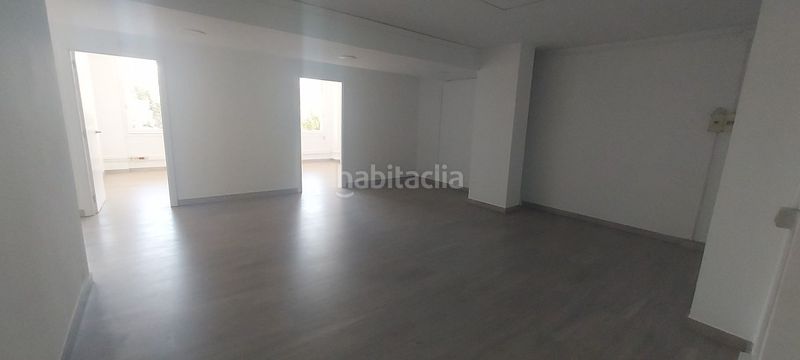 Foto 948d3388-15eb-4b5e-87e2-a269958ac992. Alquiler local comercial magnífico local en alquiler en el centro ! en Barberà del Vallès